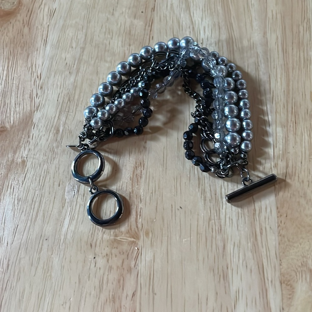 Vintage 7”-8” multi strand toggle bracelet silver tone, grey and black. - Picture 2 of 2